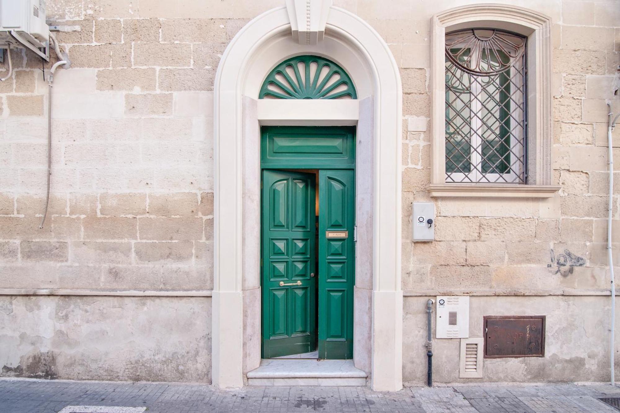 The Golden Hour, Luxury Apartment With A Panoramic View Lecce Eksteriør billede